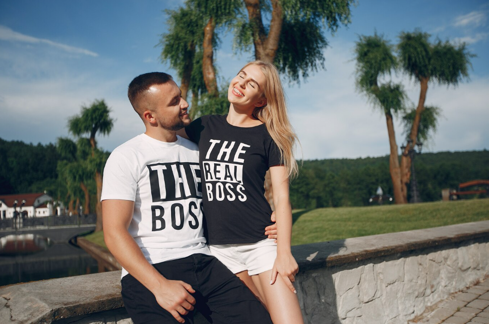 image couple t shirt accordé Boss